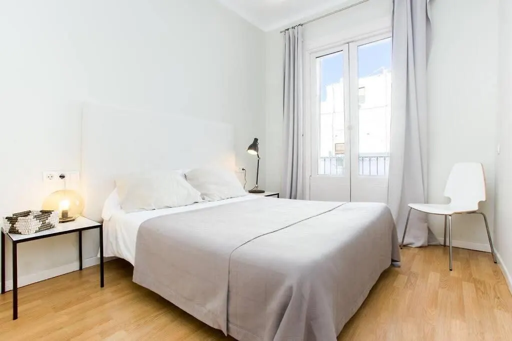 Bright And Modern 3Bedroom In Las Ramblas 3 1B Barcelona Apartment